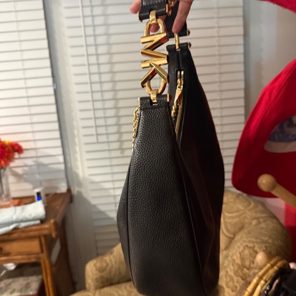 Michael Kors leather sling bag - Picture 4 of 9